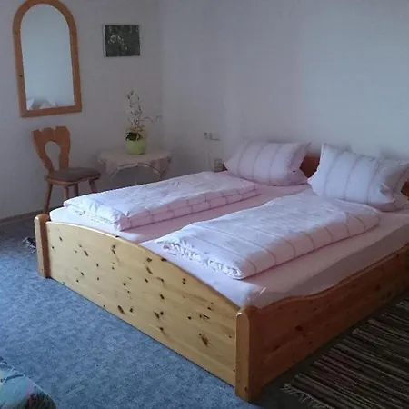 Piller Apartment *